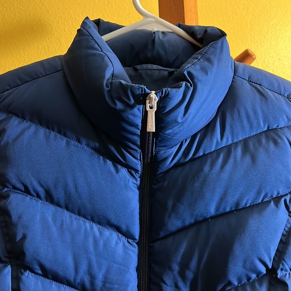 Land’s End Vest - Picture 3 of 9